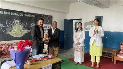 Dental check up camp organissed by PU in sector 25