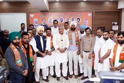 Several Congress, SAD leaders of Punjab joins BJP under Jakhar’s leadership
