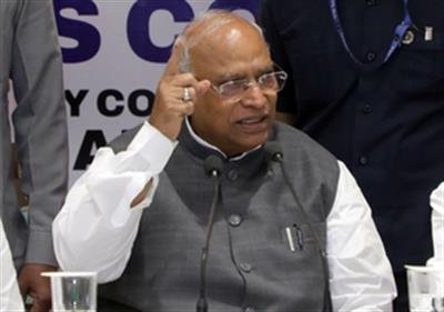 Kharge reaffirms Cong's development agenda for J&K