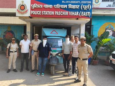 Delhi Police bust online illicit liquor delivery racket, two arrested